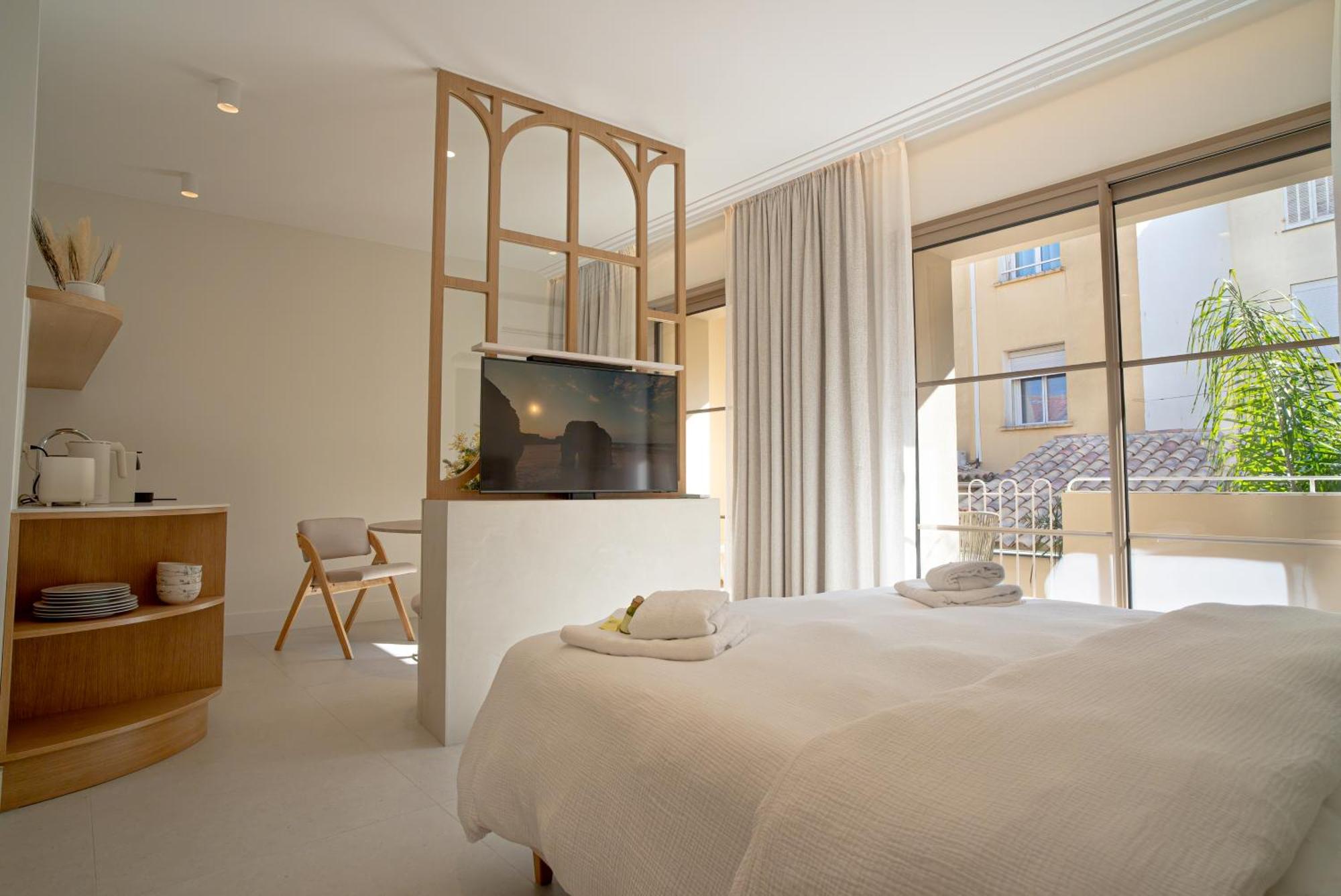 Studios Raffines Avec Terrasses - Plages, Ville Et Gare A Pied - Maison Raphael Saint-Raphaël Kültér fotó