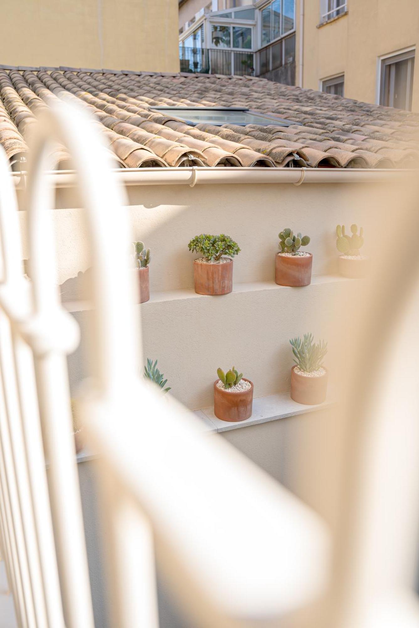 Studios Raffines Avec Terrasses - Plages, Ville Et Gare A Pied - Maison Raphael Saint-Raphaël Kültér fotó
